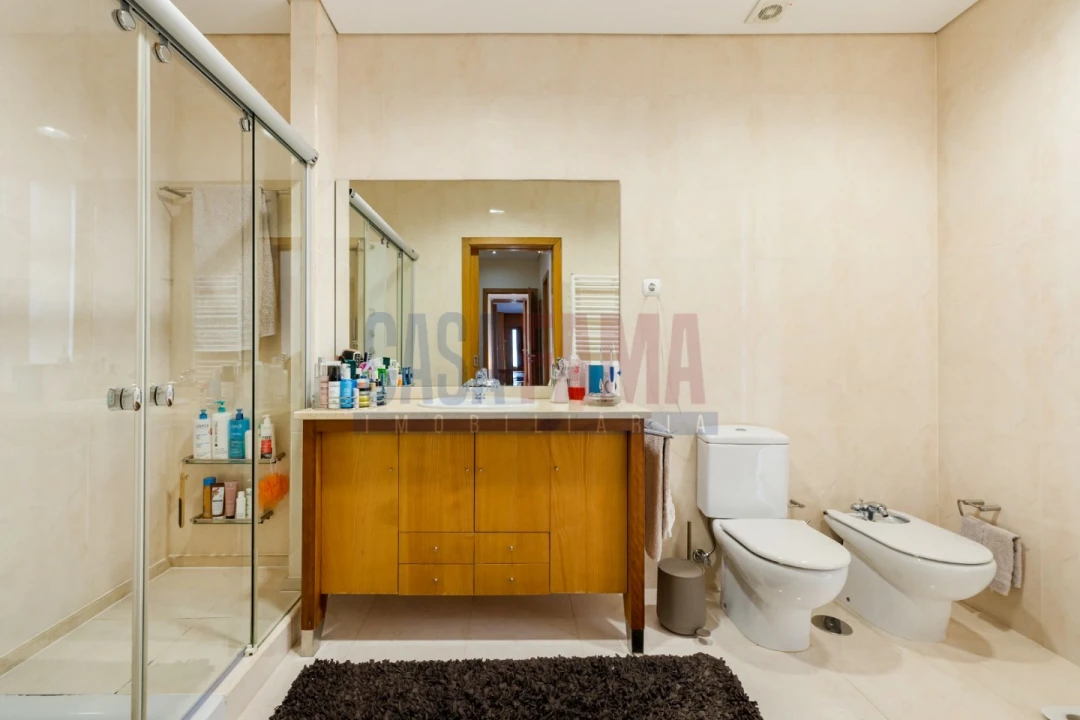 Moradia T6 para Venda em Santa Lucrécia de Algeriz e Navarra Foto 24