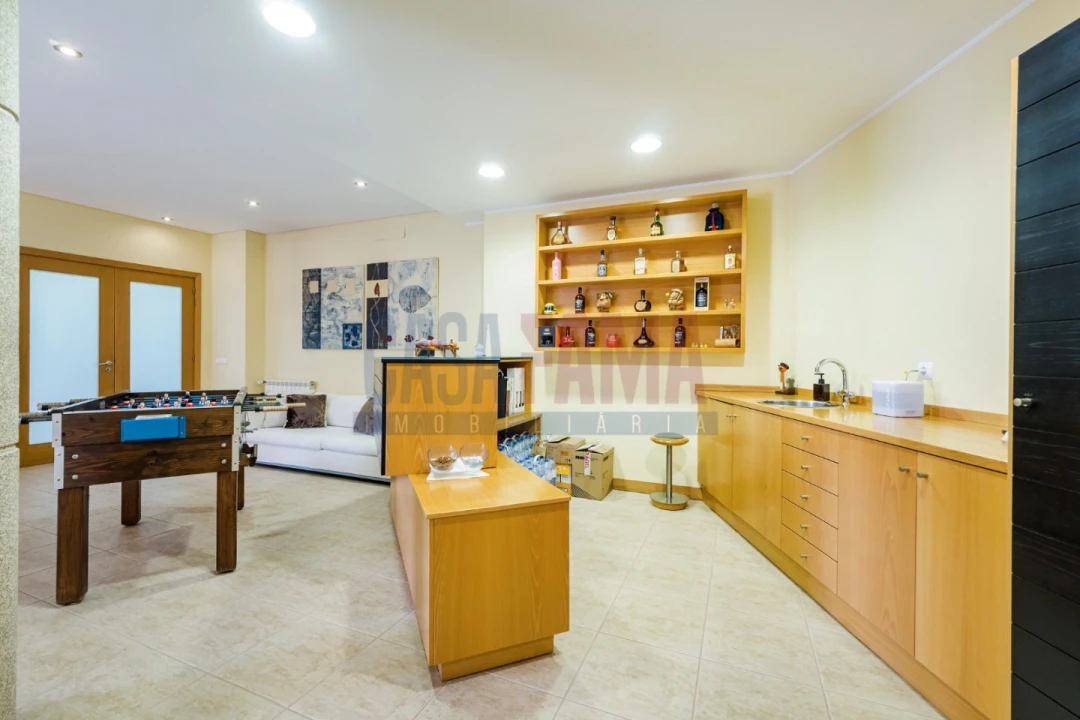 Moradia T6 para Venda em Santa Lucrécia de Algeriz e Navarra Foto 36