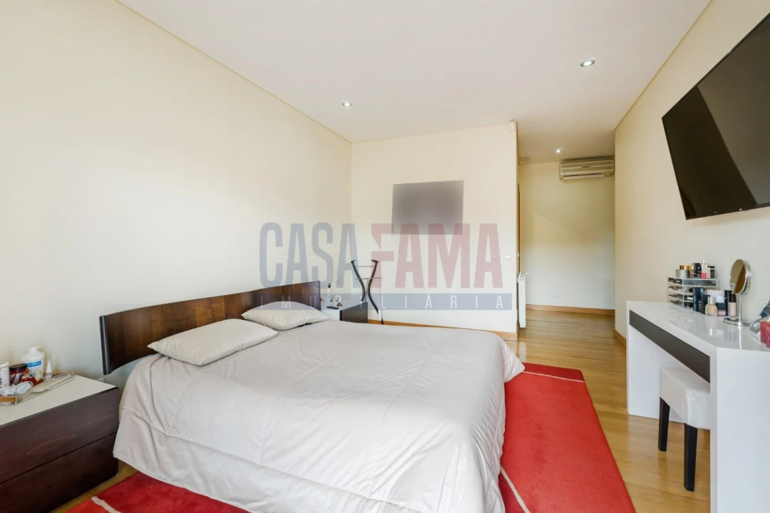 Moradia T6 para Venda em Santa Lucrécia de Algeriz e Navarra Foto 40