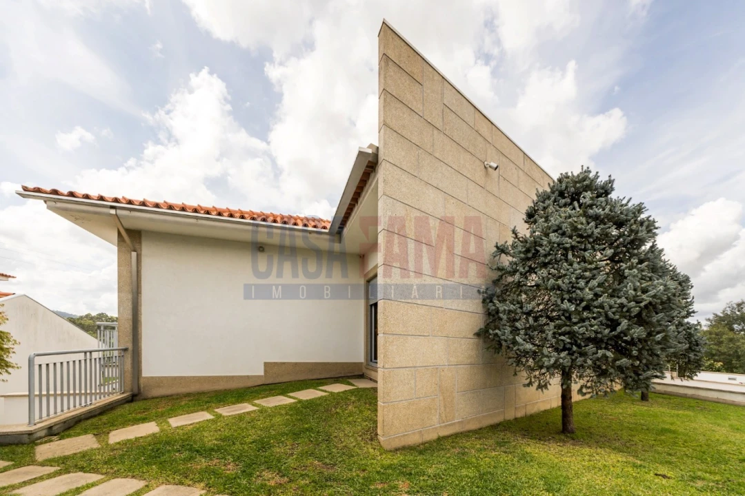 Moradia T6 para Venda em Santa Lucrécia de Algeriz e Navarra Foto 59