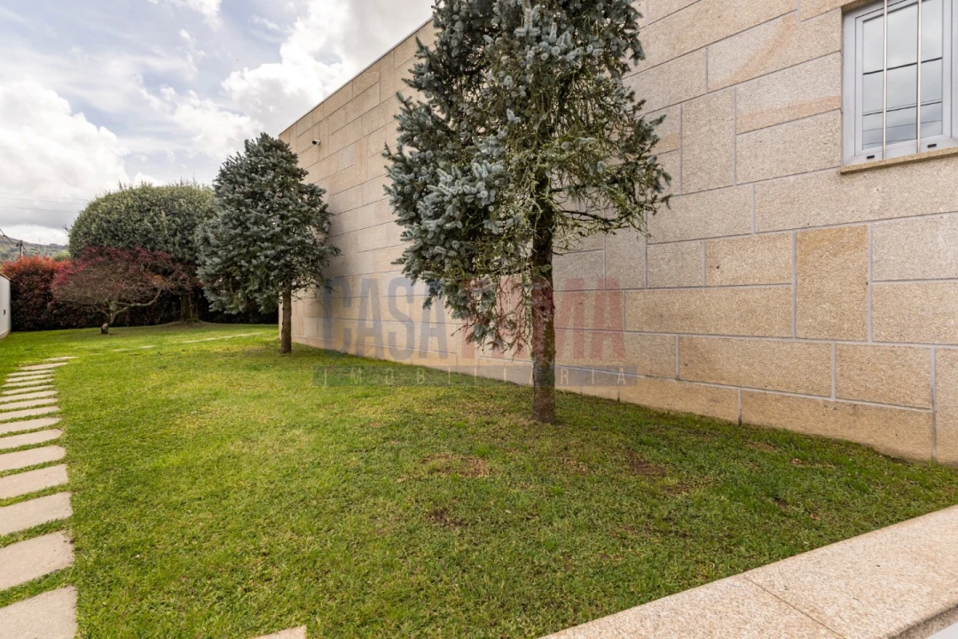 Moradia T6 para Venda em Santa Lucrécia de Algeriz e Navarra Foto 60