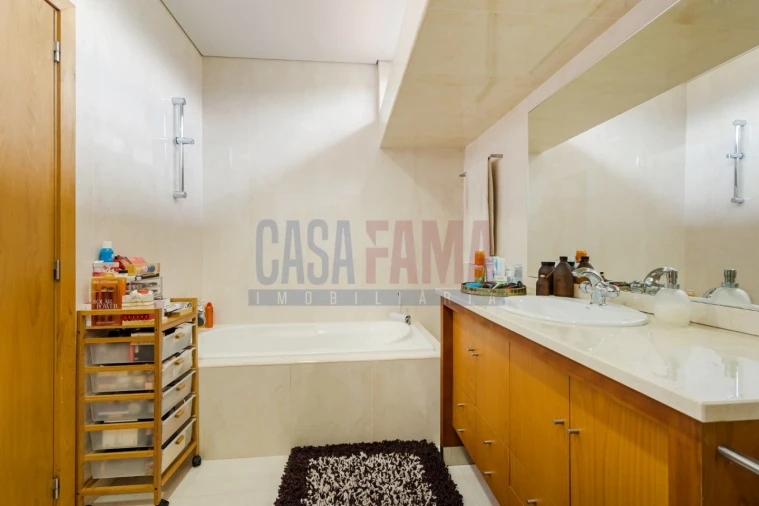 Moradia T6 para Venda em Santa Lucrécia de Algeriz e Navarra Foto 27