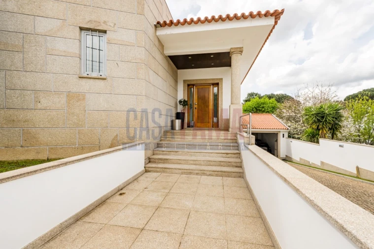 Moradia T6 para Venda em Santa Lucrécia de Algeriz e Navarra Foto 33