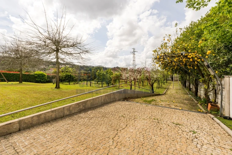 Moradia T6 para Venda em Santa Lucrécia de Algeriz e Navarra Foto 54