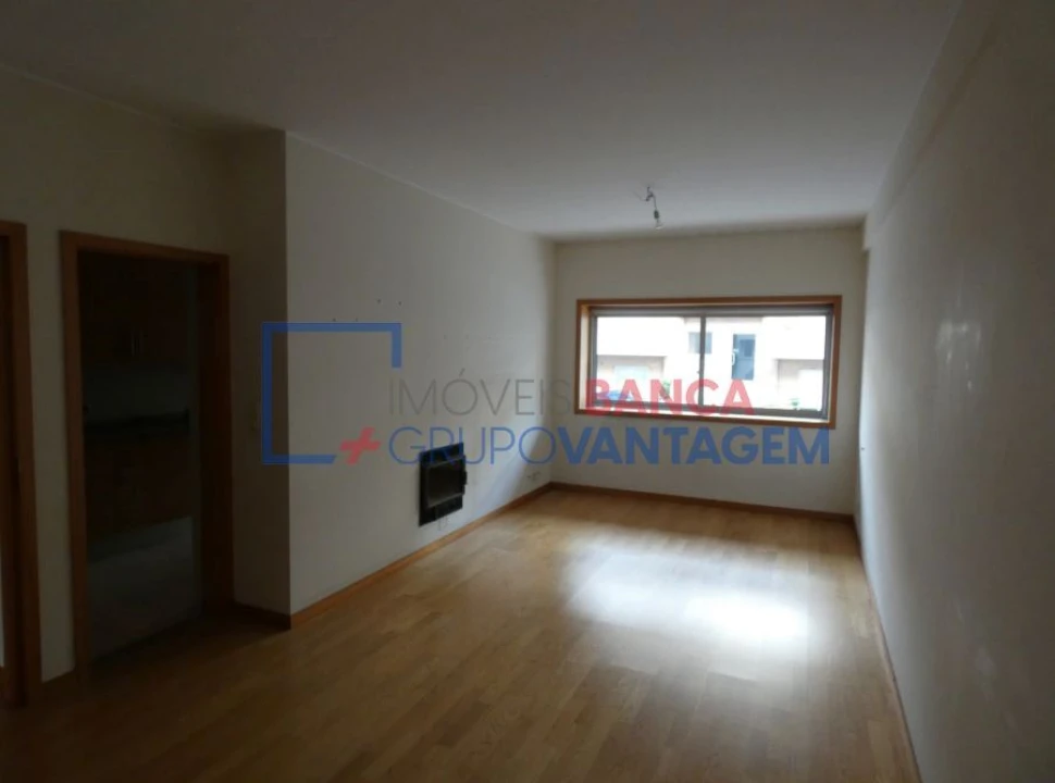 Apartamento T2 para Venda em Aldão Foto 3