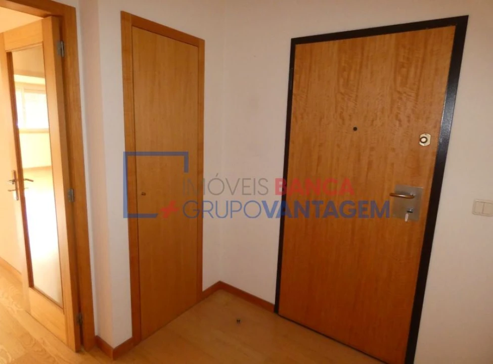 Apartamento T2 para Venda em Aldão Foto 4