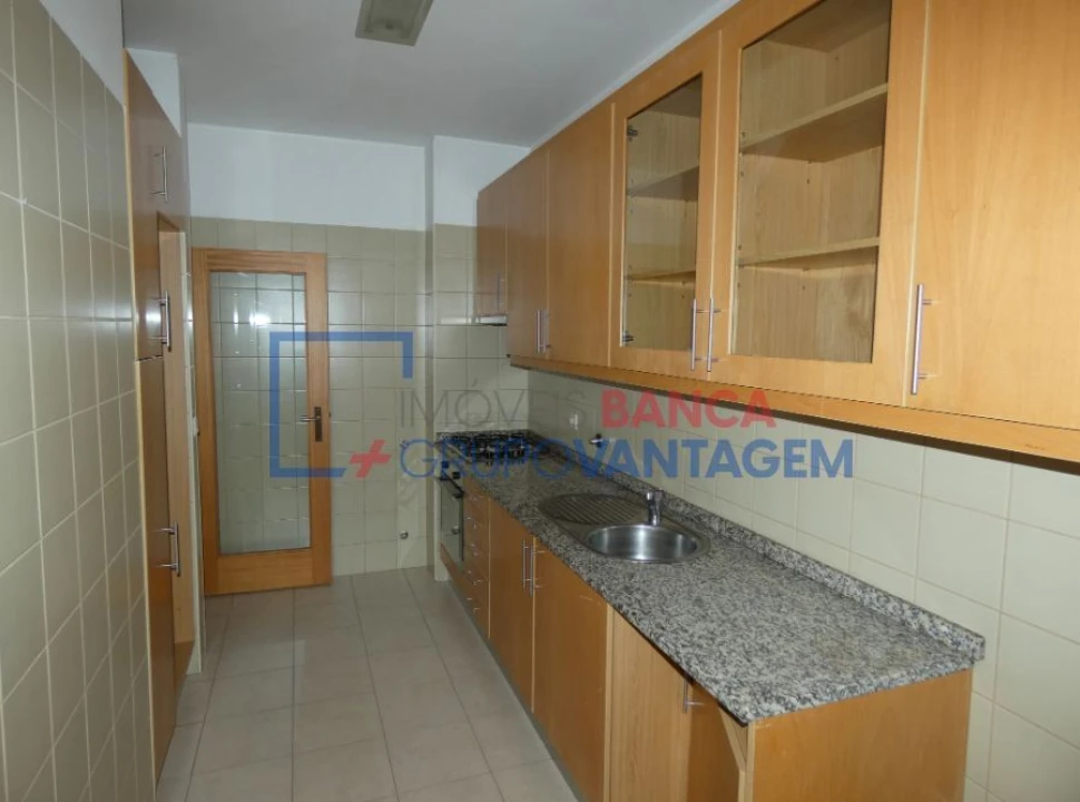 Apartamento T2 para Venda em Aldão Foto 8
