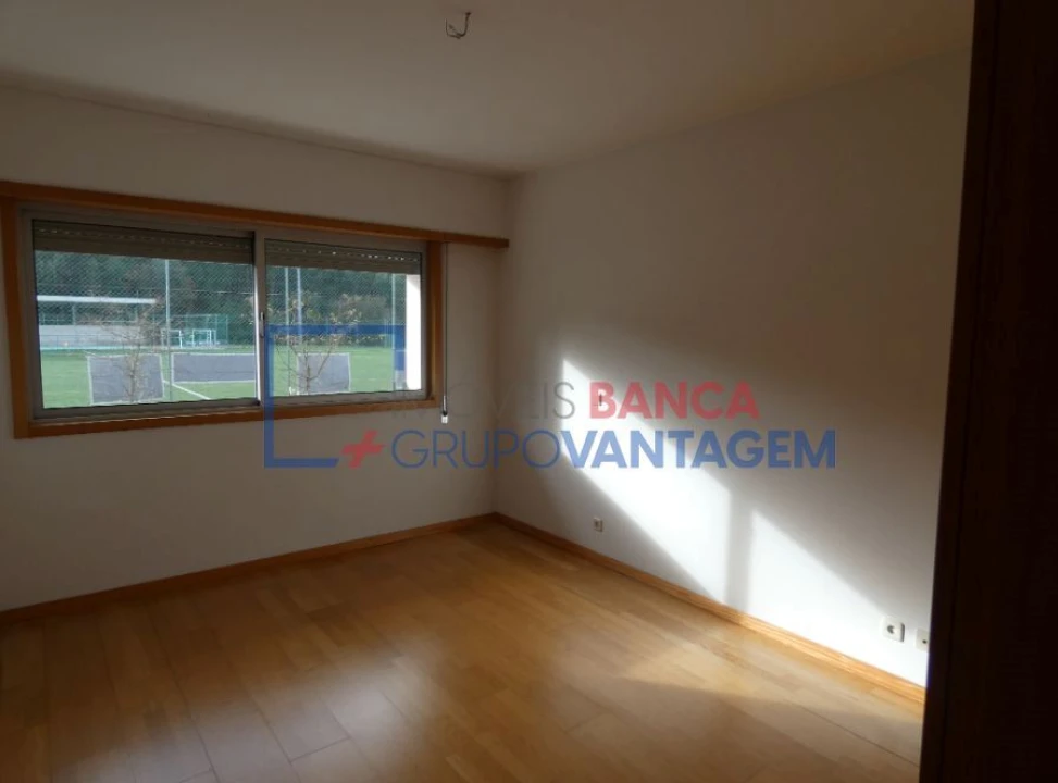 Apartamento T2 para Venda em Aldão Foto 11