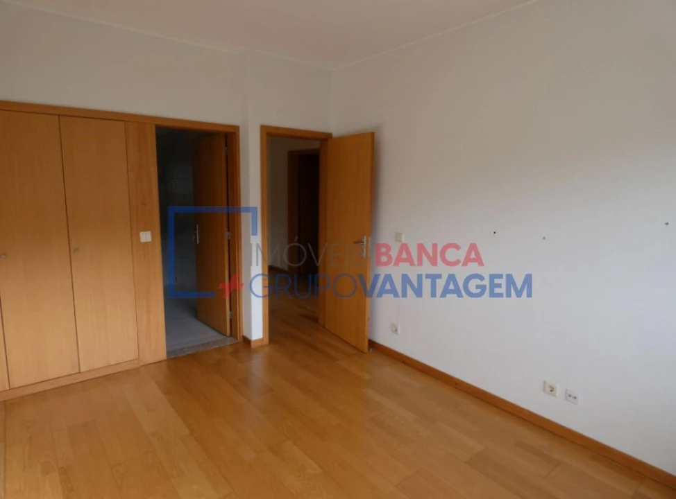 Apartamento T2 para Venda em Aldão Foto 13