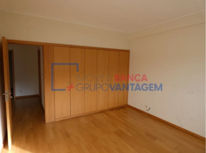 Apartamento T2 para Venda em Aldão Foto 9