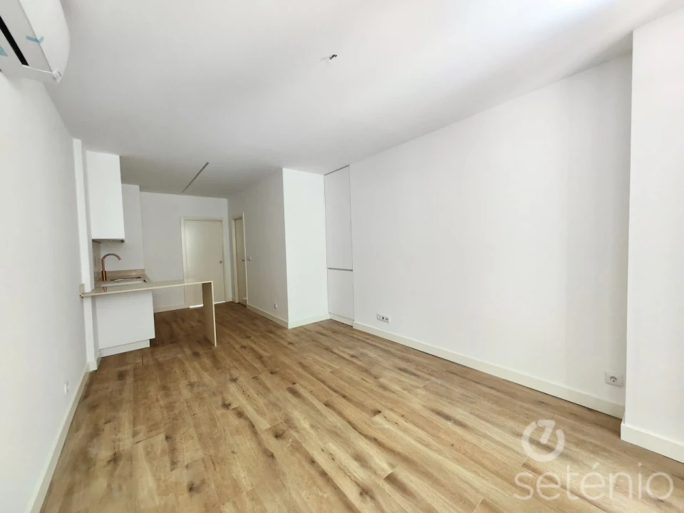 Apartamento T1 para Venda em Santo António Foto 1