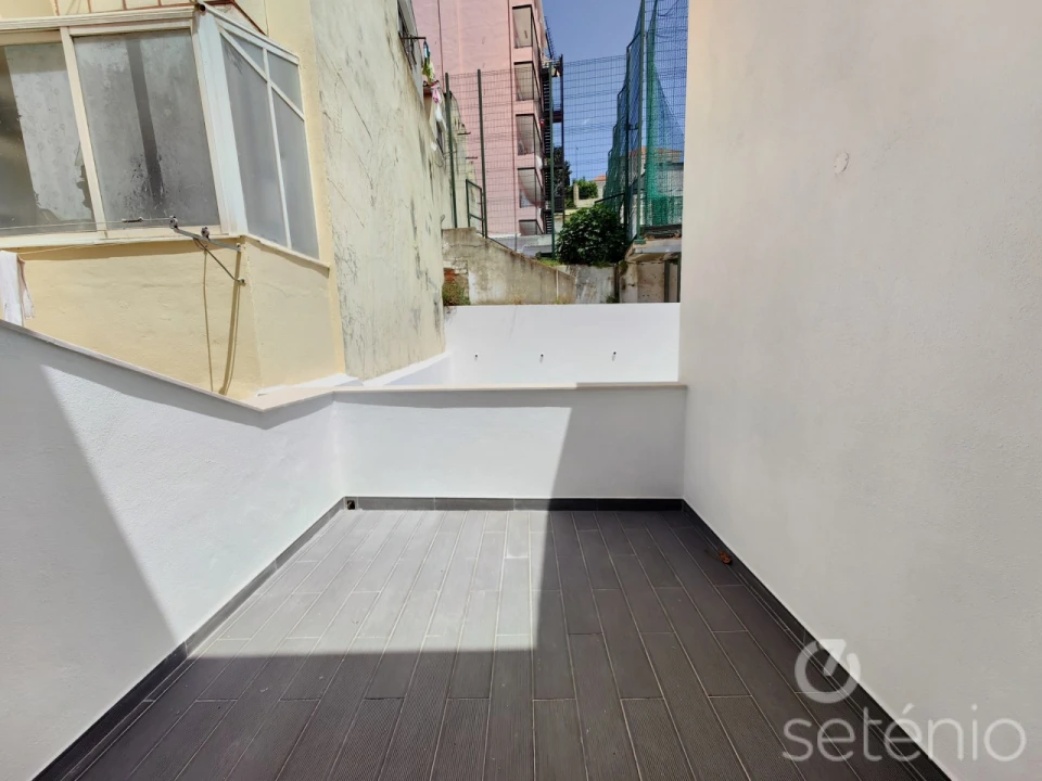 Apartamento T2 para Venda em Santo António Foto 2