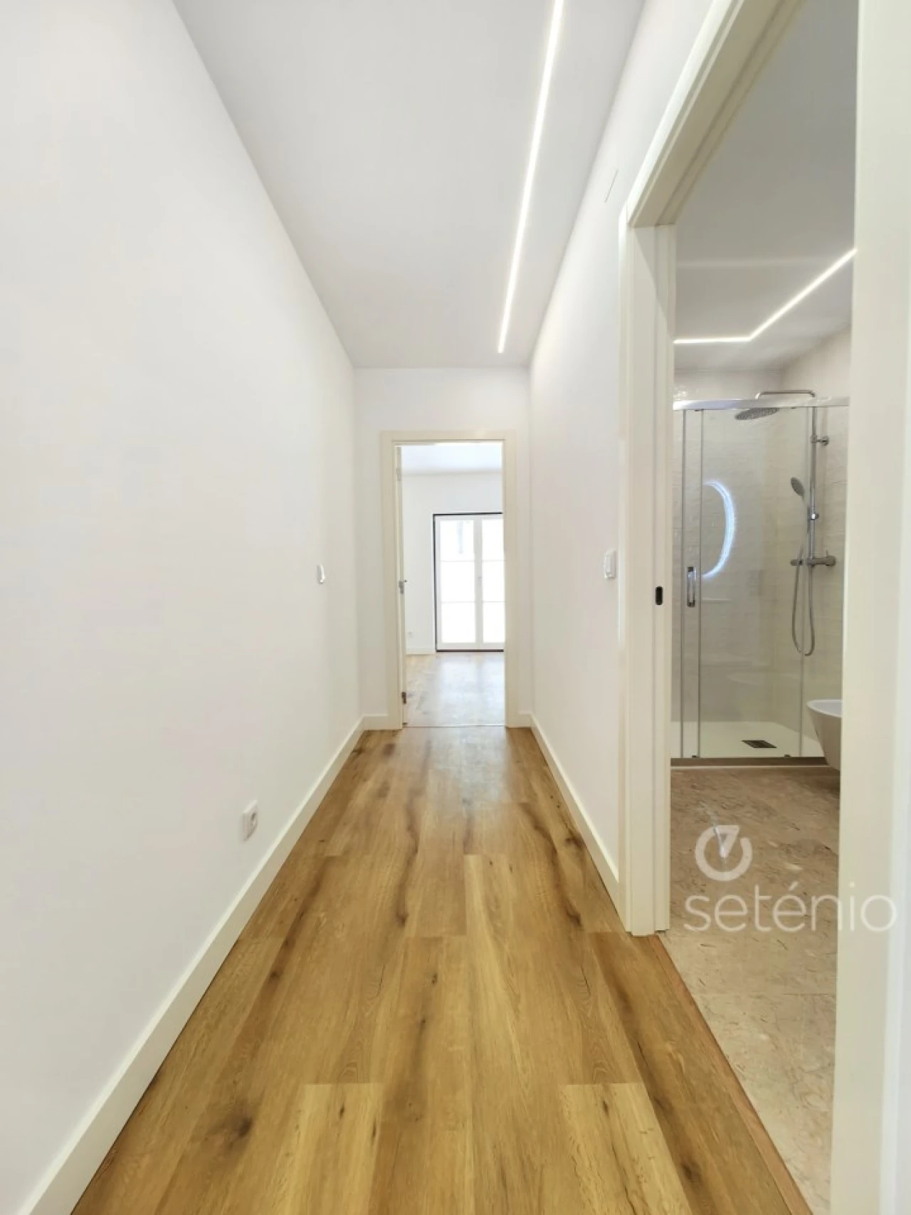 Apartamento T2 para Venda em Santo António Foto 17