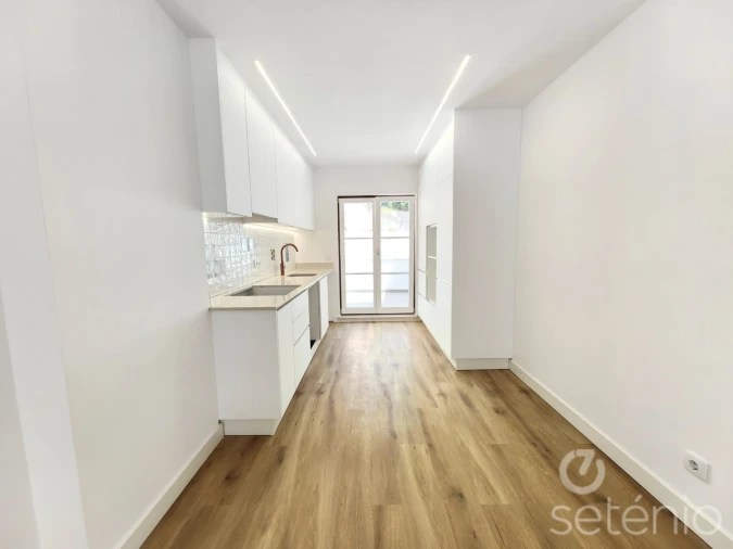 Apartamento T2 para Venda em Santo António Foto 3