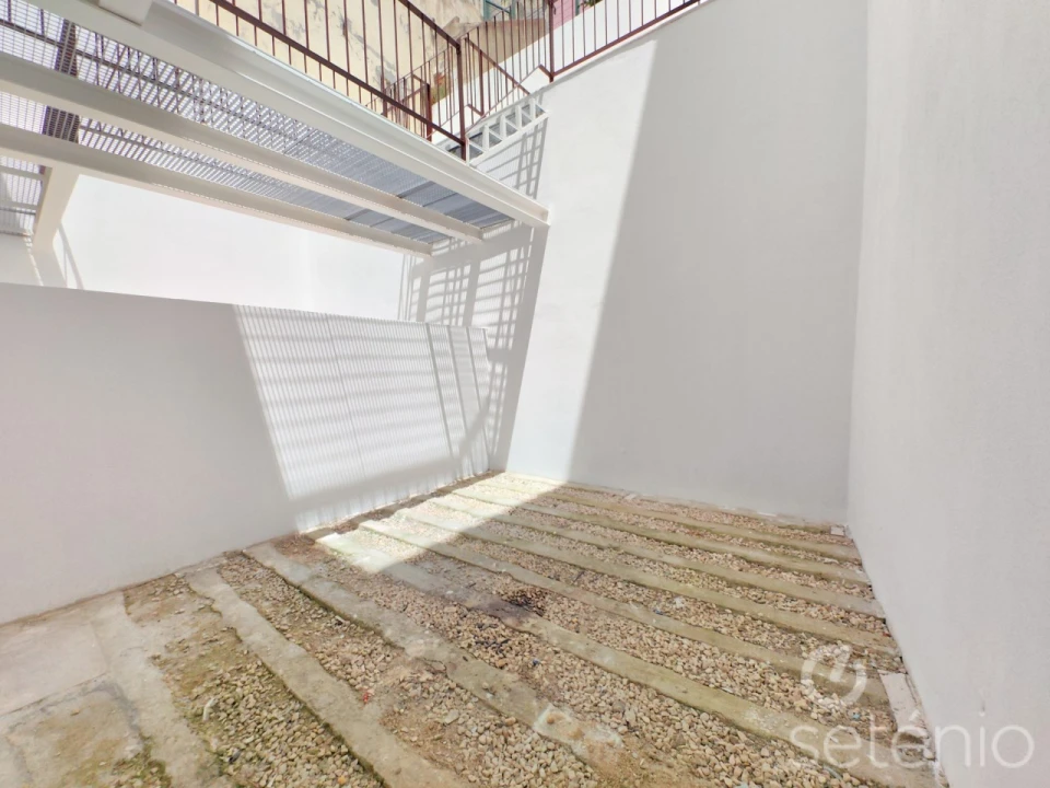 Apartamento T1 para Venda em Santo António Foto 13