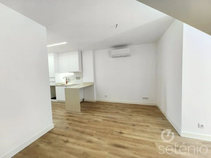Apartamento T1 para Venda em Santo António Foto 15