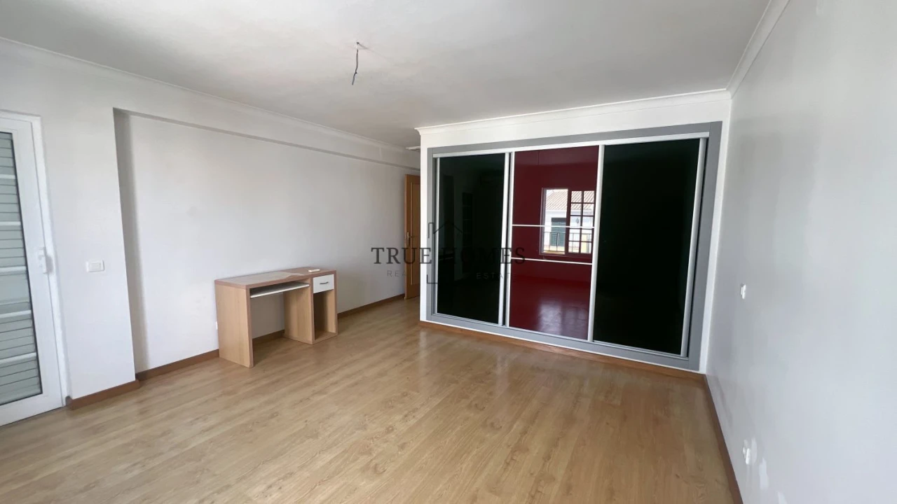 Moradia T4 para Venda em Santo Antonio da Charneca Foto 21