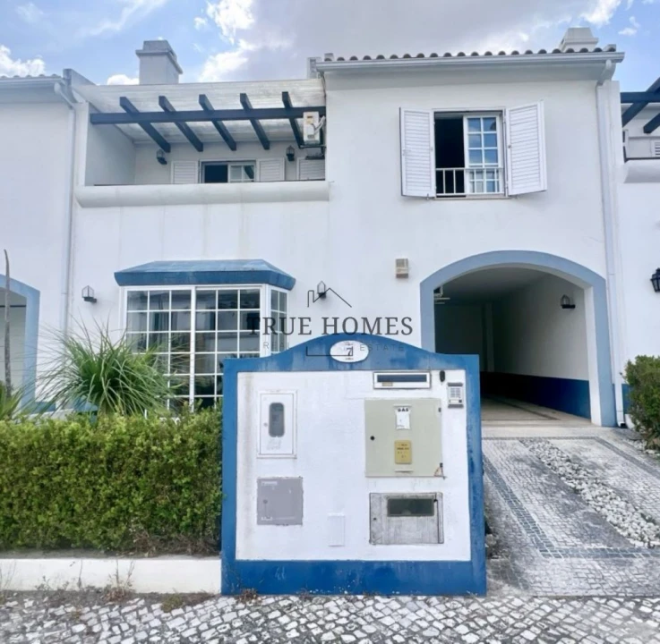 Moradia T4 para Venda em Santo Antonio da Charneca Foto 1