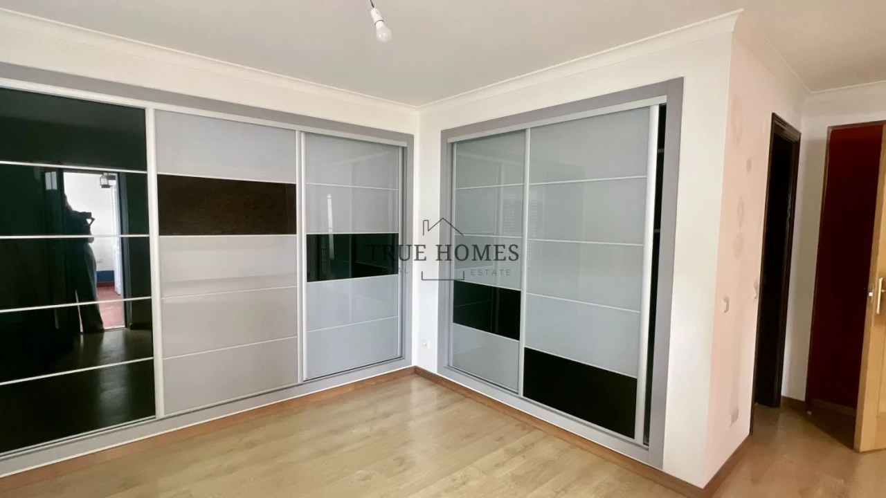 Moradia T4 para Venda em Santo Antonio da Charneca Foto 27