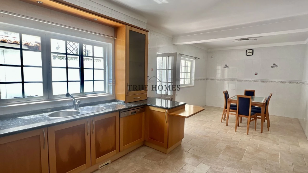 Moradia T4 para Venda em Santo Antonio da Charneca Foto 16