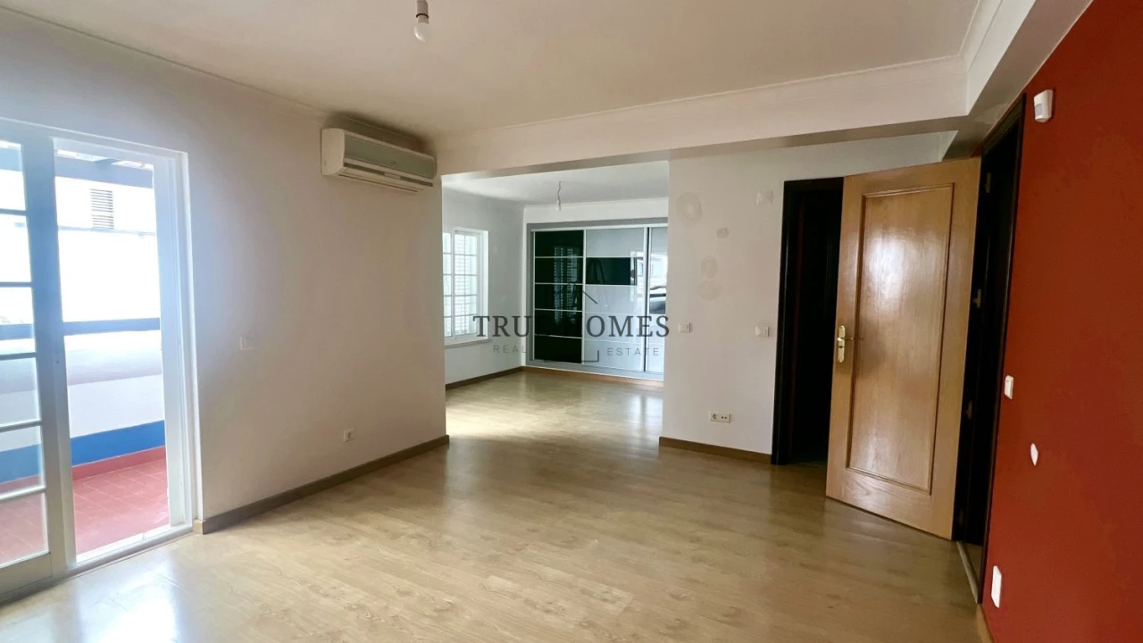 Moradia T4 para Venda em Santo Antonio da Charneca Foto 25