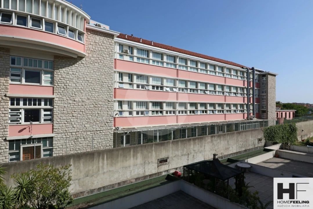 Apartamento T2 para Arrendamento em Campolide Foto 19