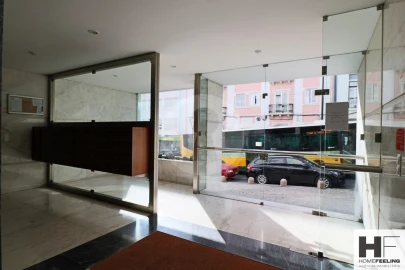 Apartamento T2 para Arrendamento em Campolide