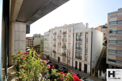 Apartamento T2 para Arrendamento em Campolide