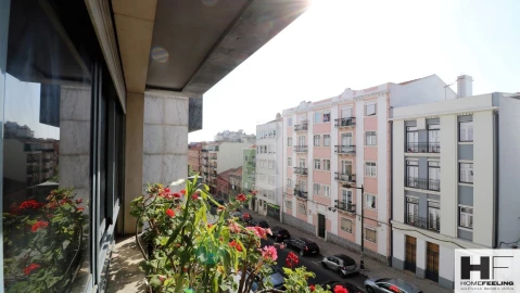 Apartamento T2 para Arrendamento em Campolide