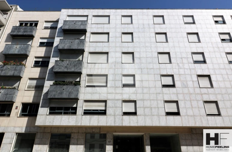 Apartamento T2 para Arrendamento em Campolide Foto 2