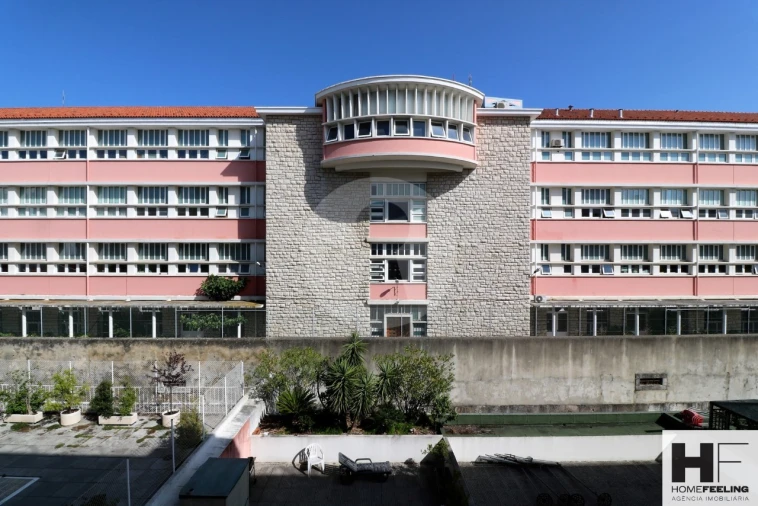 Apartamento T2 para Arrendamento em Campolide Foto 18