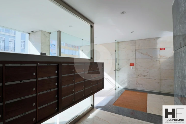 Apartamento T2 para Arrendamento em Campolide Foto 21