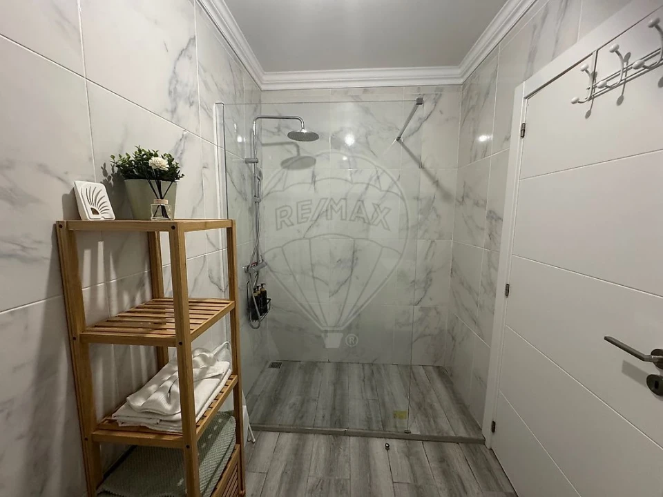 Apartamento T1 para Venda em Vila de Sagres Foto 12