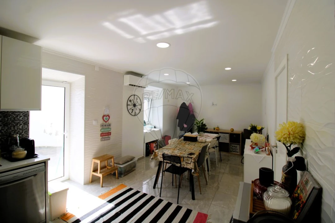 Moradia T2 para Venda em Aveiras de Cima Foto 7