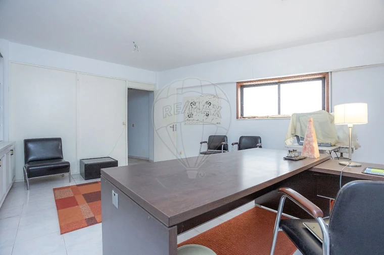 Loja para Arrendamento em Oliveira do Bairro Foto 16