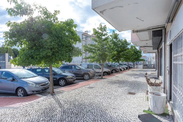Loja para Arrendamento em Oliveira do Bairro Foto 22
