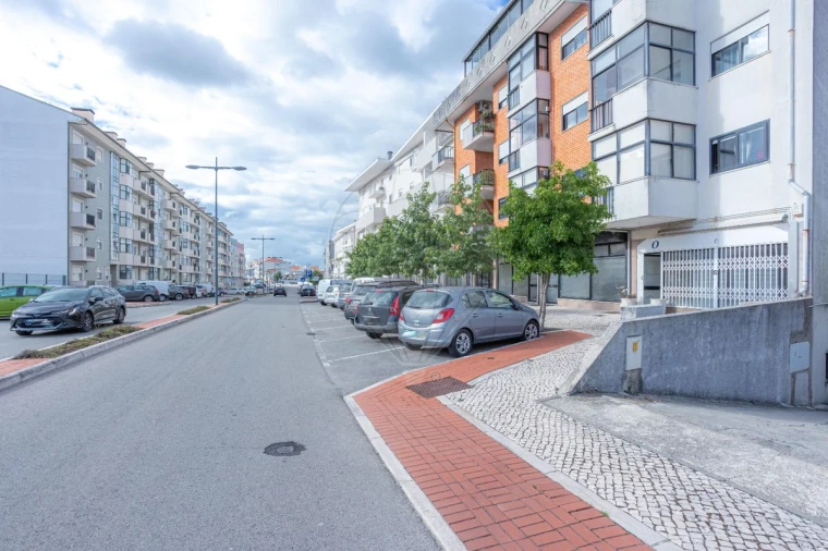 Loja para Arrendamento em Oliveira do Bairro Foto 19