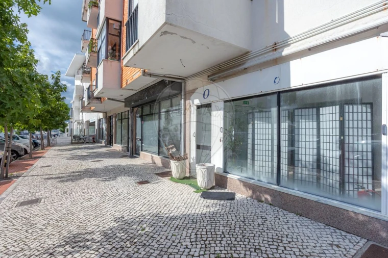 Loja para Arrendamento em Oliveira do Bairro Foto 23