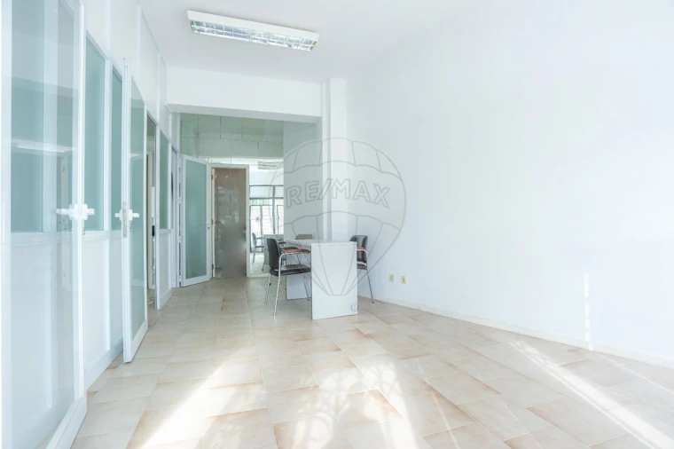 Loja para Venda em Oliveira do Bairro Foto 3