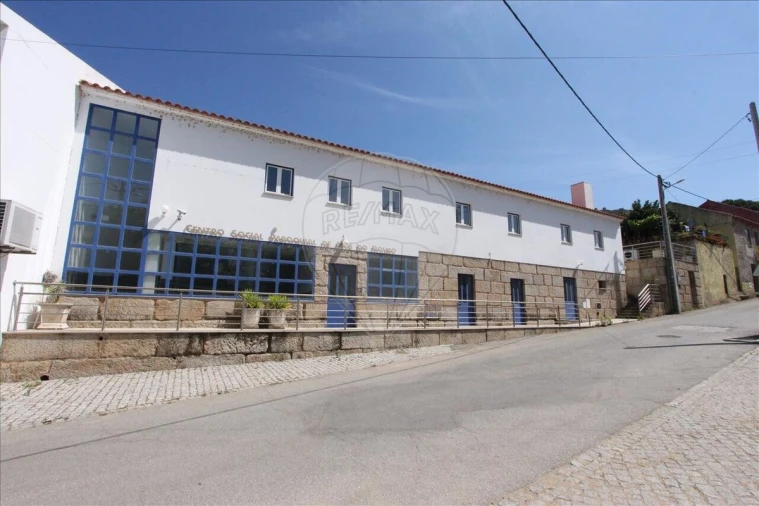 Negócio para Venda em Vila Nova de Foz Côa