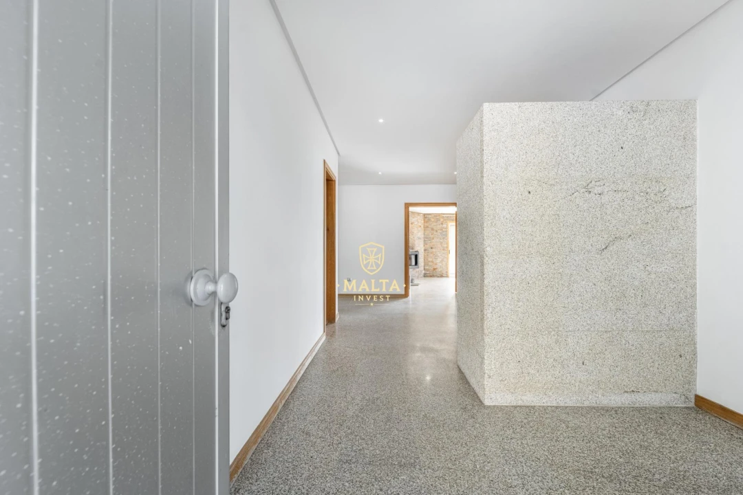 Moradia T5 para Venda em Longos Foto 26