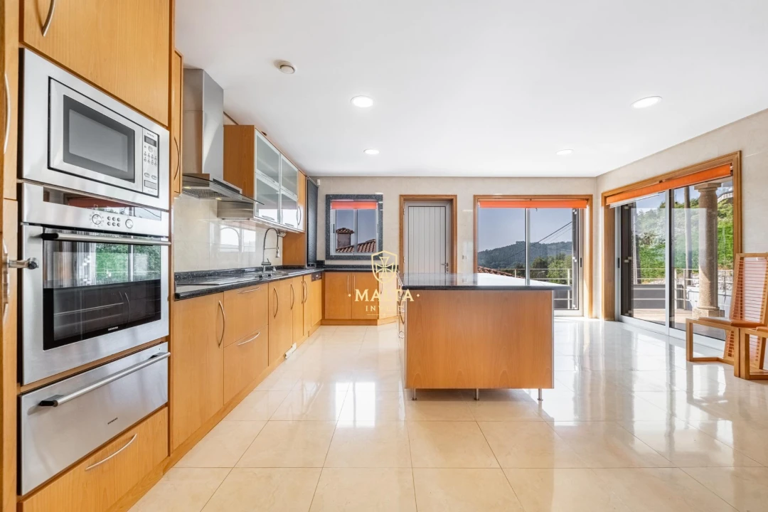 Moradia T5 para Venda em Longos Foto 27