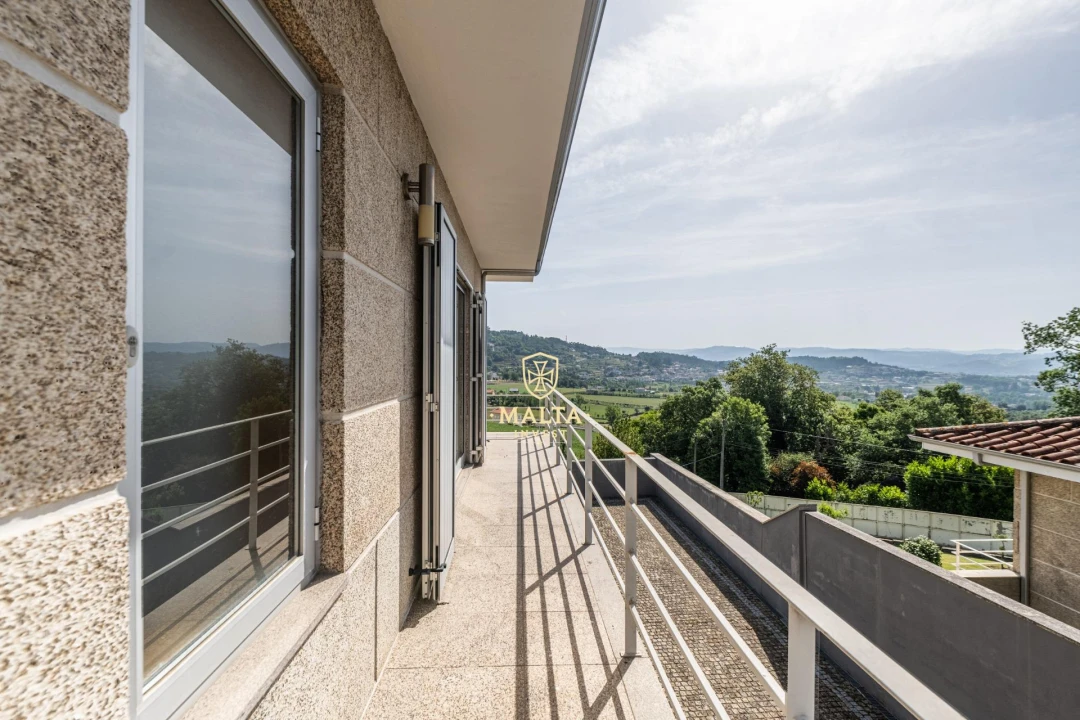 Moradia T5 para Venda em Longos Foto 44