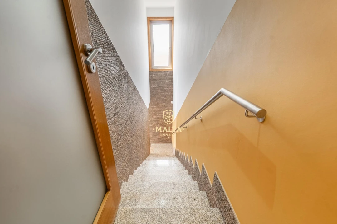 Moradia T5 para Venda em Longos Foto 45