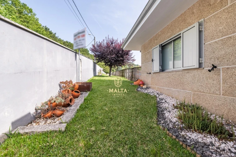 Moradia T5 para Venda em Longos Foto 24