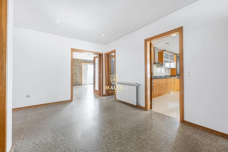 Moradia T5 para Venda em Longos Foto 29