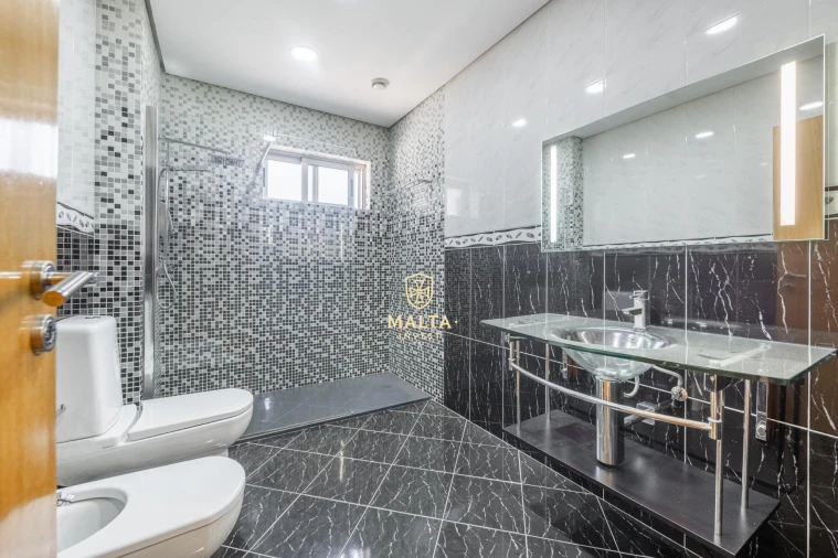 Moradia T5 para Venda em Longos Foto 41