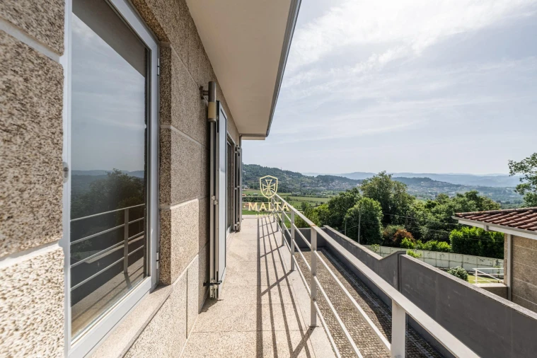 Moradia T5 para Venda em Longos Foto 44