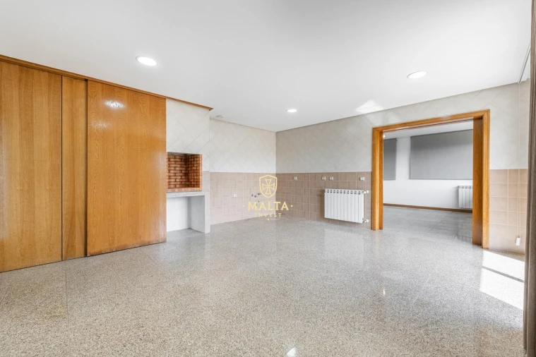 Moradia T5 para Venda em Longos Foto 49