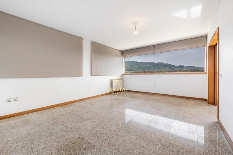 Moradia T5 para Venda em Longos Foto 50